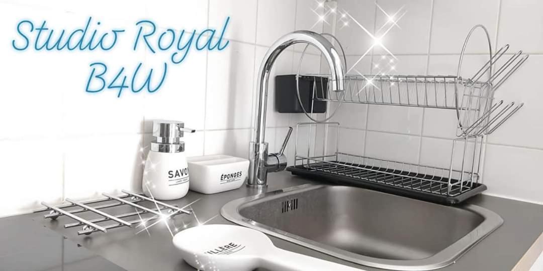 Studio Royal By Beds4Wanderlust - Place Du Marche Avec Parking Prive Φονταινεμπλώ Δωμάτιο φωτογραφία