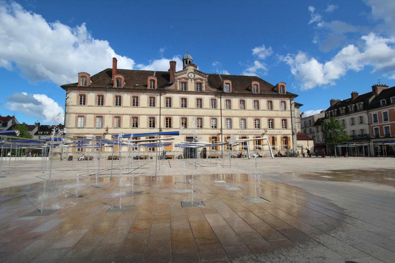Studio Royal By Beds4Wanderlust - Place Du Marche Avec Parking Prive Φονταινεμπλώ Εξωτερικό φωτογραφία