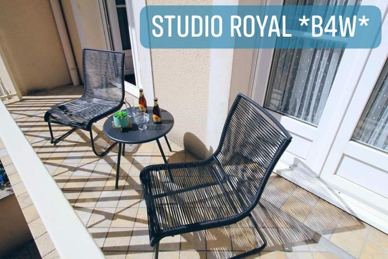 Studio Royal By Beds4Wanderlust - Place Du Marche Avec Parking Prive Φονταινεμπλώ Εξωτερικό φωτογραφία